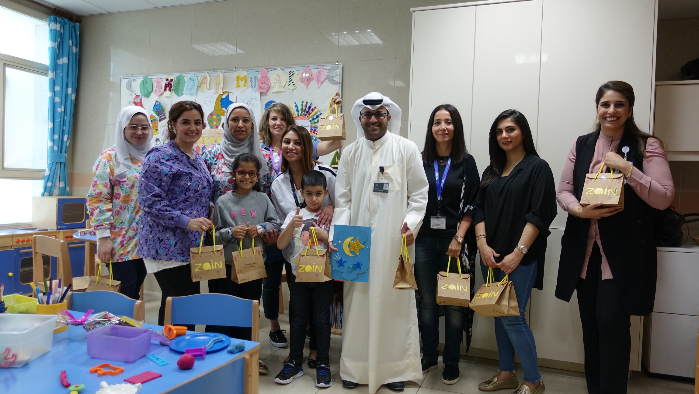 Zain shares the joys of the Holy Month with children in hospitals