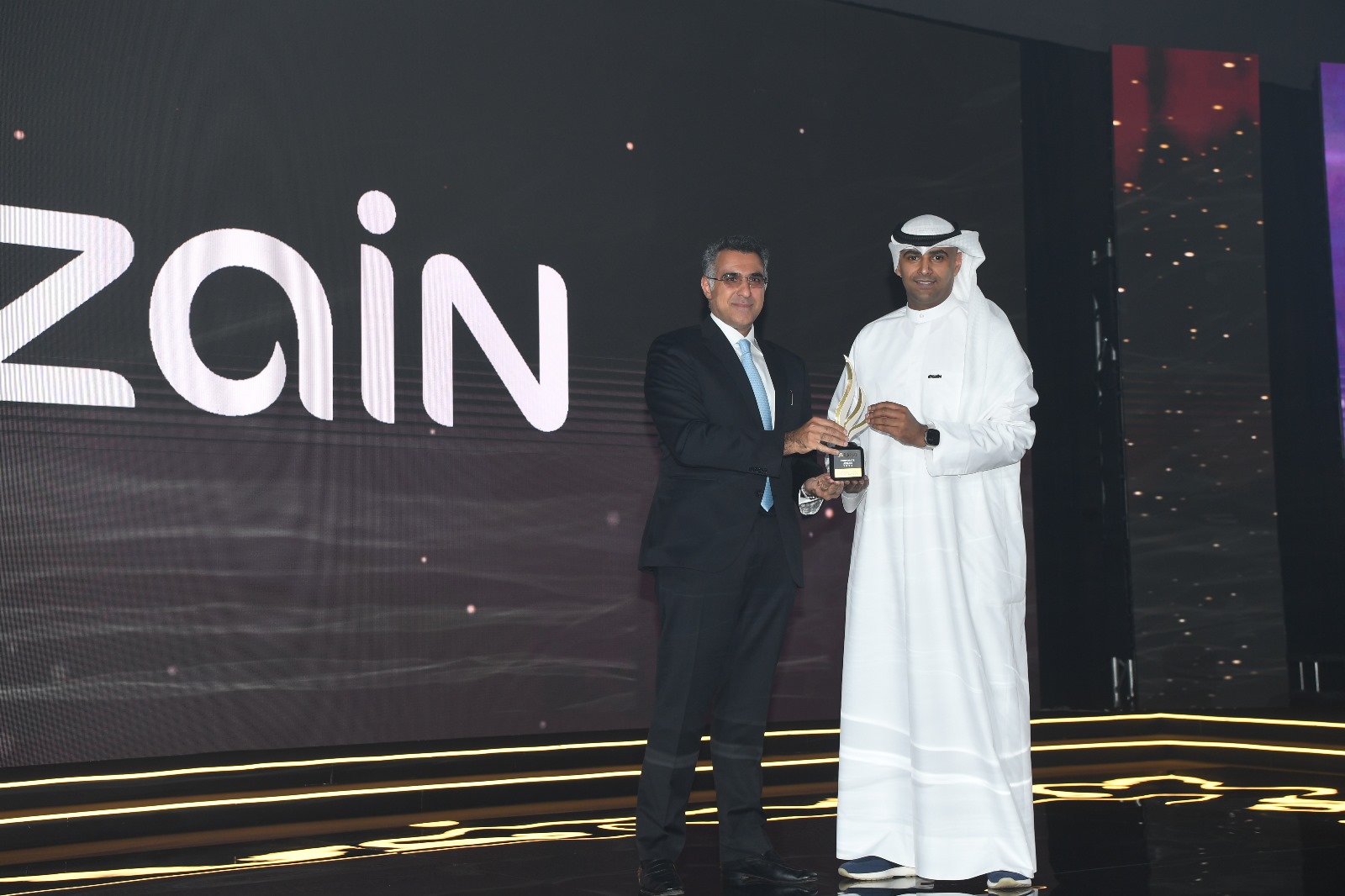 Zain recognized at AUM Corporate Award ceremony